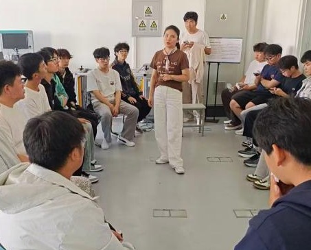 导师领航助成长，以赛赋能启新程！机器人工程与自动化系学业师生见面会陆续开展