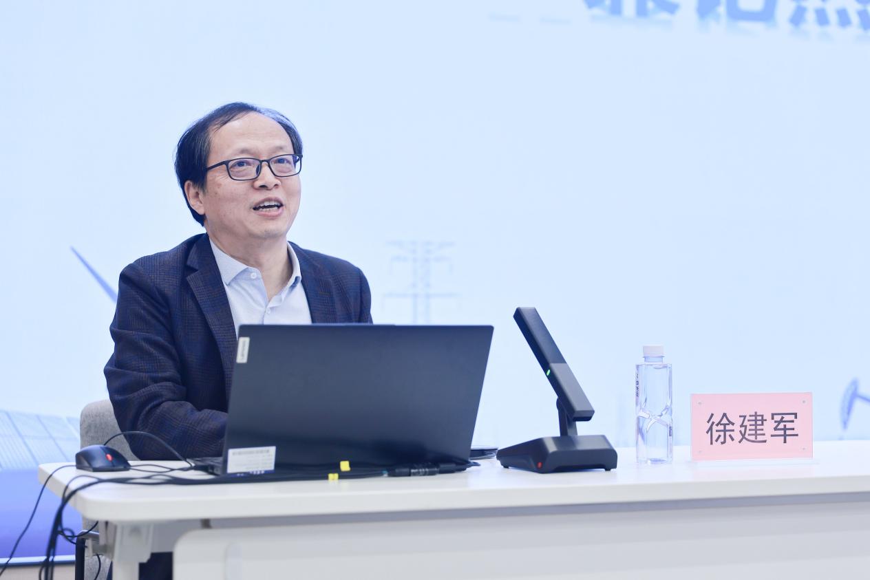 油田新型电力系统新技术专题讲座在哈尔滨华德学院成功举办